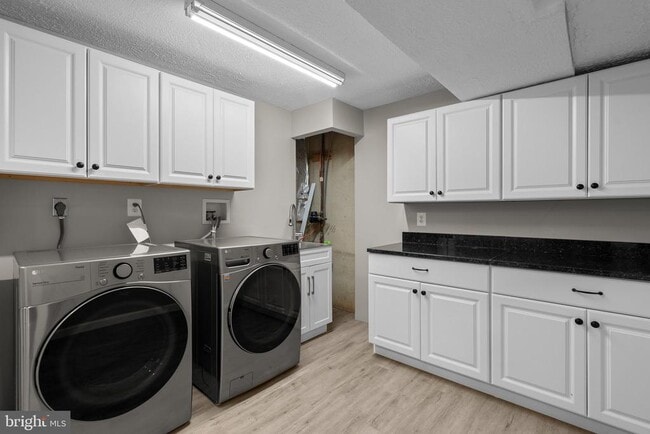 Building Photo - 20303 Marketree Pl