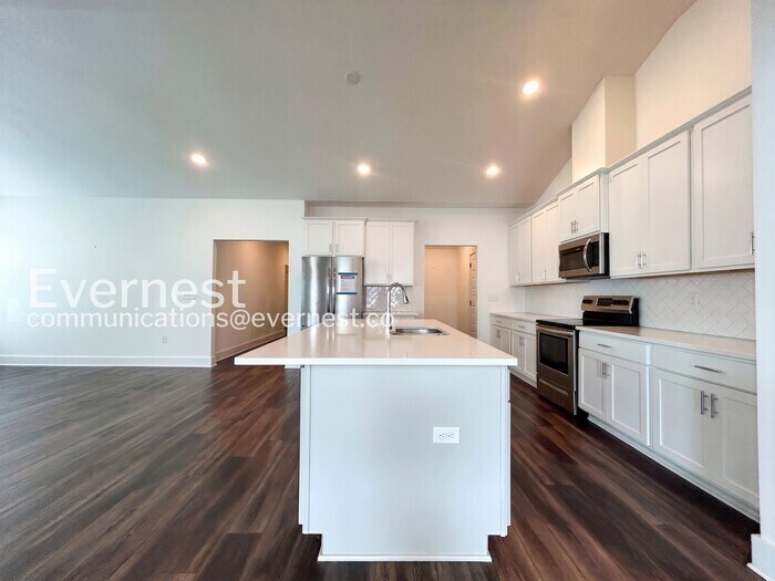 Building Photo - 2311 Murano Dr