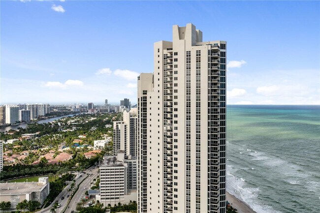 Building Photo - 18975 Collins Ave