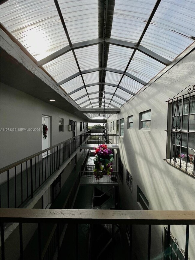 Building Photo - 1035 W 77th St