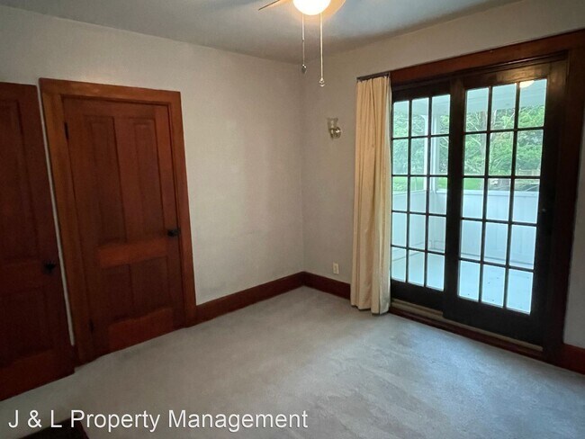 Building Photo - 2 br, 1.5 bath House - 202 Winona Street