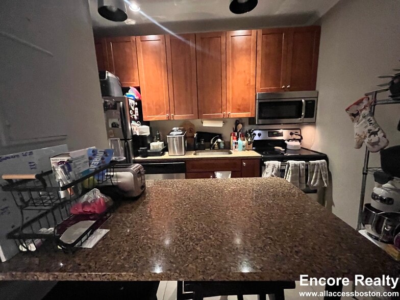 Building Photo - 17 Garrison St