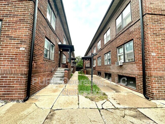 Building Photo - Washington Court Apartments
