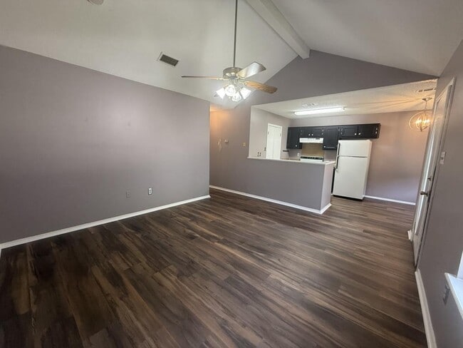 Building Photo - 1745 James Buchanan Dr