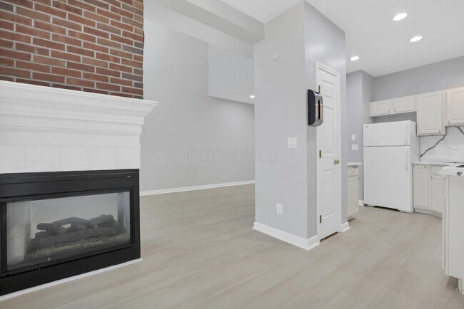 Building Photo - 2573 Rustling Oak Blvd