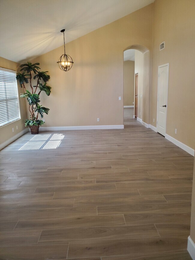 Building Photo - 1737 E Morgan Ct