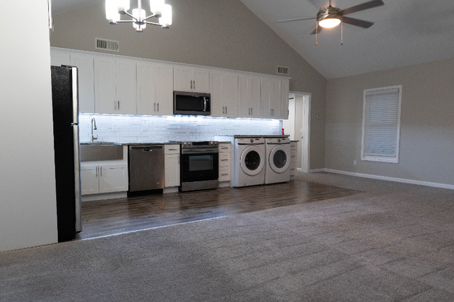 Building Photo - 2965 Red Pine Ct NW