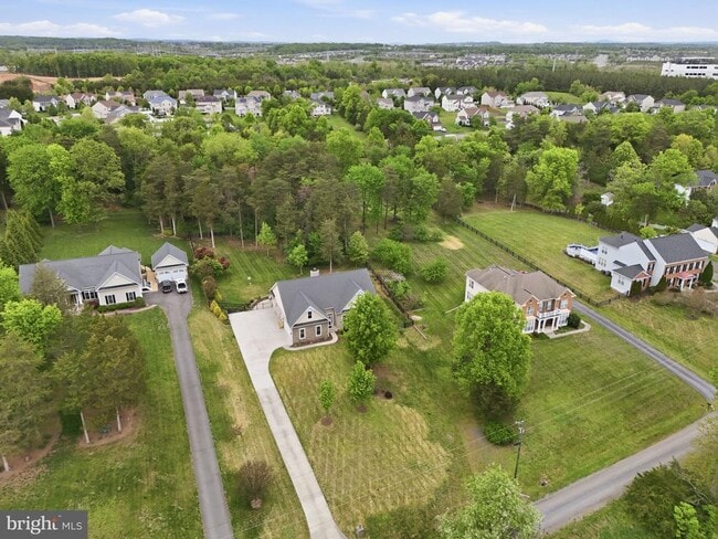 Building Photo - 42240 Hiddenwood Ln