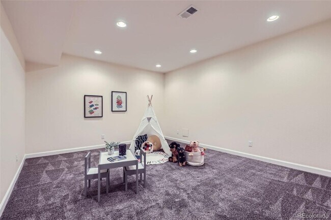 Building Photo - 4 Bedroom single family home in Central Pa...