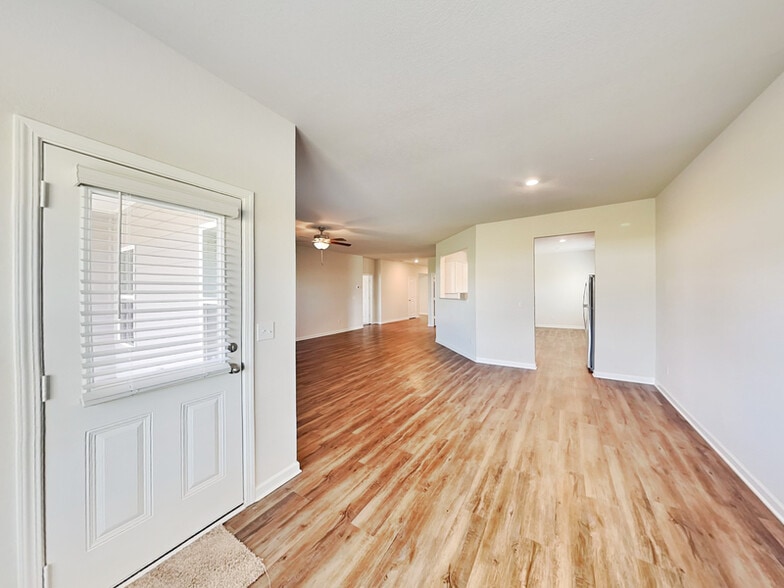 Building Photo - 1247 Fendt Dr