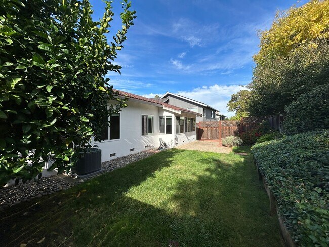 Building Photo - Sought after Concord Crossings Community 4...