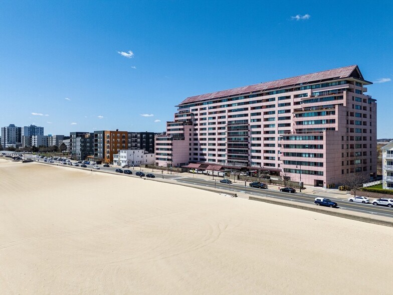 Building Photo - 356 Beach St