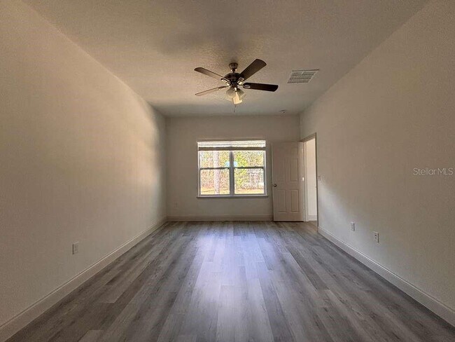 Building Photo - 7908 N Galena Ave