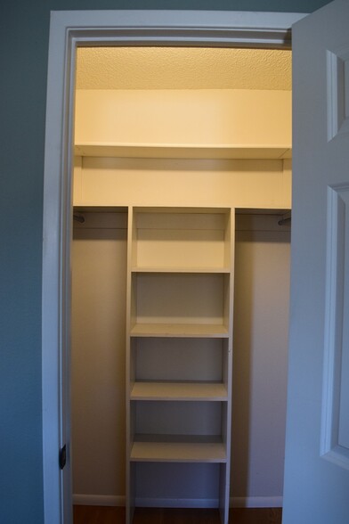 walk-in closet (west bdrm) - 850 20th Street