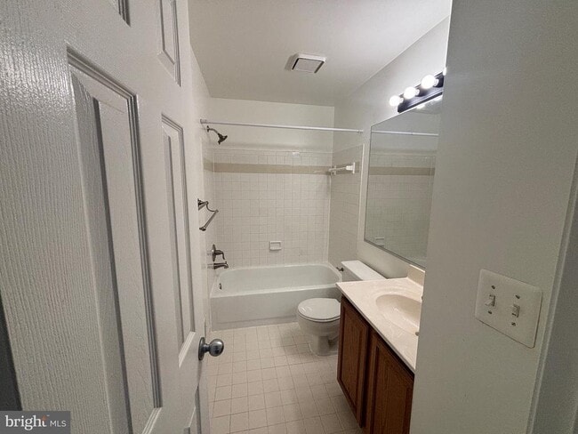 Building Photo - 13874 Coleman Ct