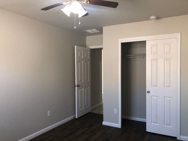 Building Photo - Beautiful 3/2 Single Story Home in New Bra...