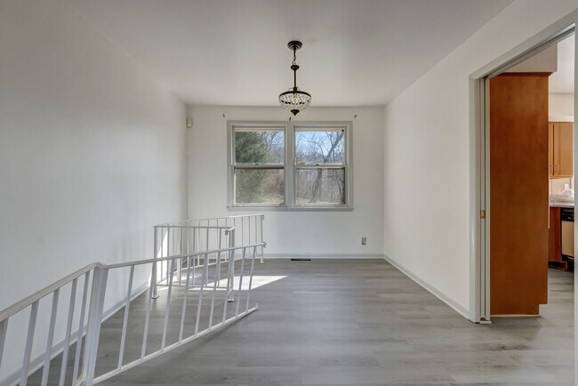 Building Photo - 6469 Fleetwood Dr