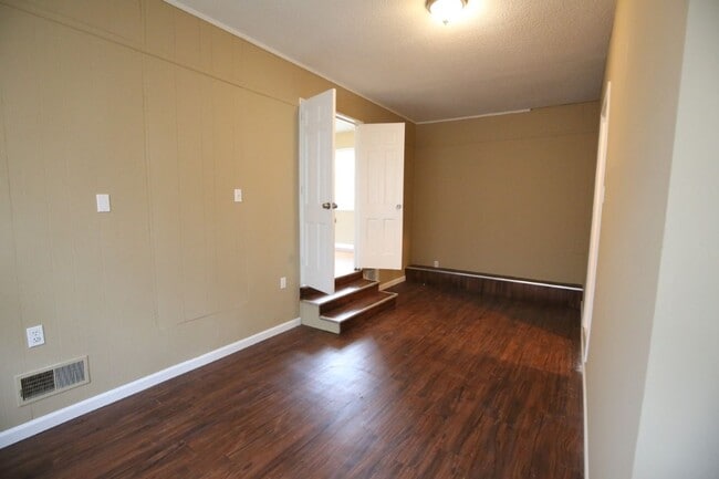 Building Photo - 2816 8th St NE