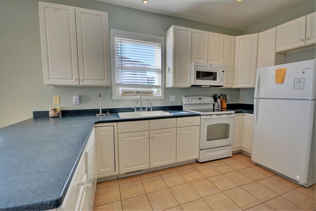 Building Photo - *Pet Friendly* 4 Bedroom Ocean Front Duplex Available January 1st through March 31st 2026- Off Se...