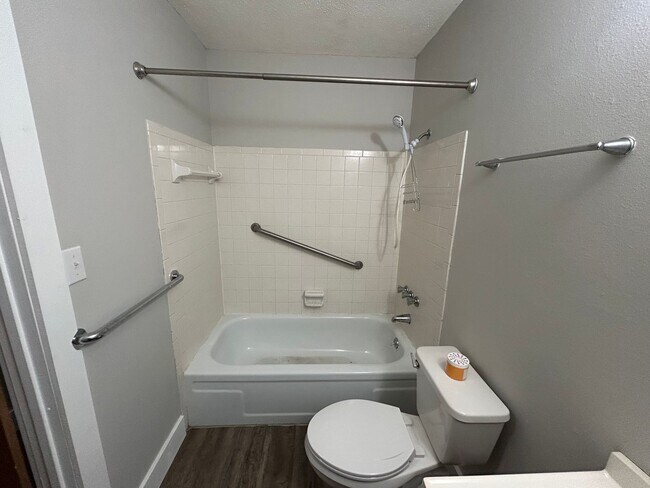 Building Photo - 13904 NW 142 Pl