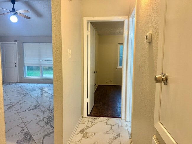 Building Photo - 14207 Long River Ct