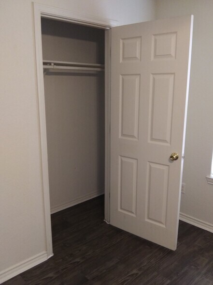 Building Photo - 3407 Barcelona Dr