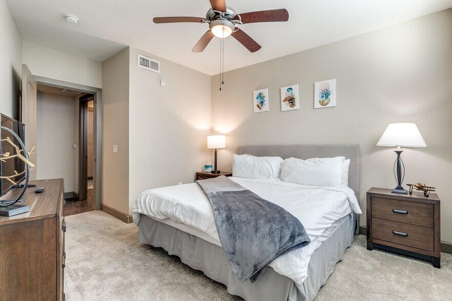 Building Photo - 5054 Addison Cir