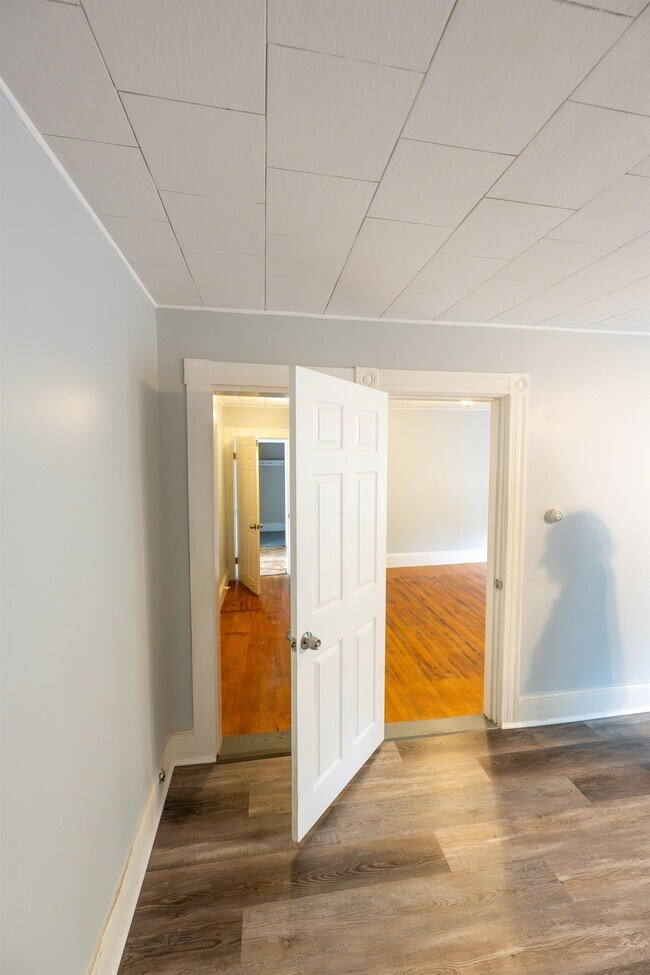 Building Photo - 125 Tarrytown Rd