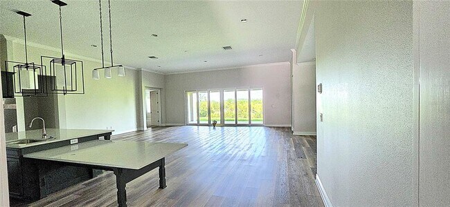 Building Photo - 35436 Big Hawk Dr