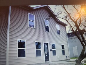 Building Photo - 513 Stockton Rd