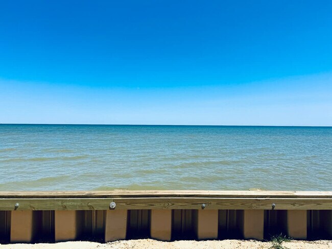 Building Photo - 15378 Holly Dr