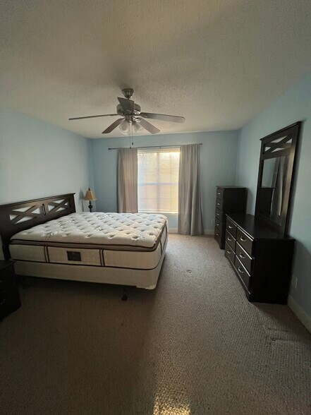 Building Photo - 7206 Santa Fe Pky