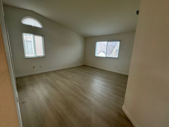 Building Photo - Spacious 4-Bedroom Home in Ardenwood – Gre...