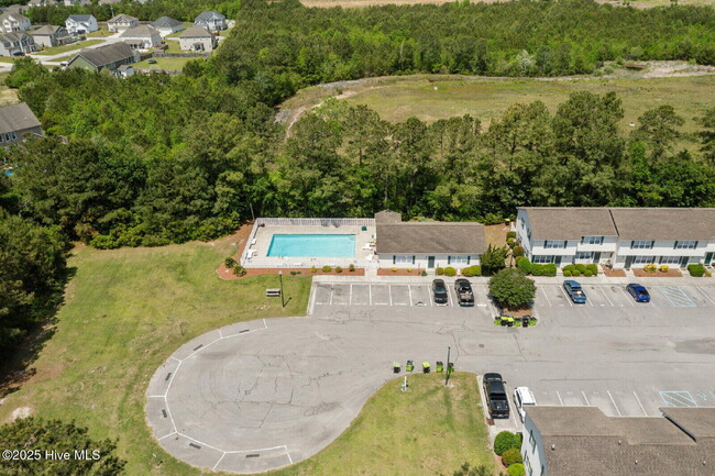 Building Photo - 51 Pirates Cove Dr