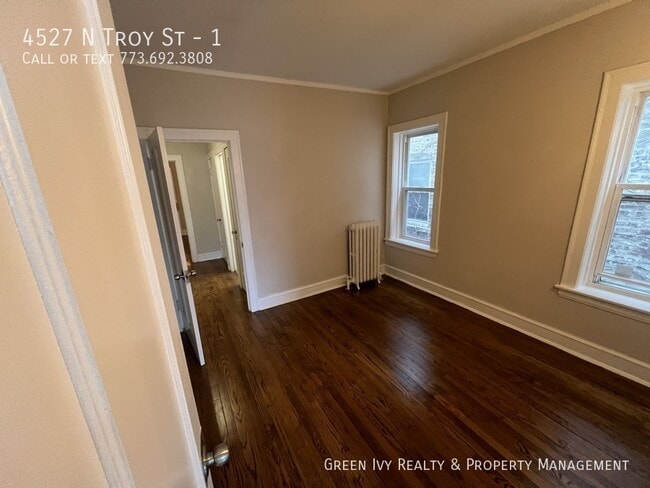 Building Photo - 4527 N Troy St