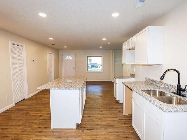 Building Photo - Fully remodeled home for rent!