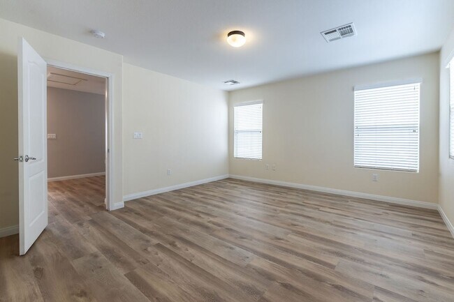 Building Photo - Summerlin West Resort Style Home