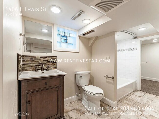 Building Photo - 1406 E Lewis St