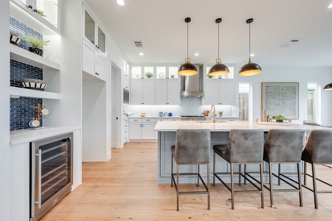 Building Photo - 6027 Marquita Ave