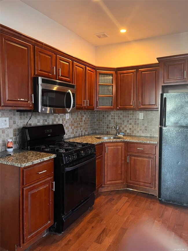 Building Photo - 105-17 170th St