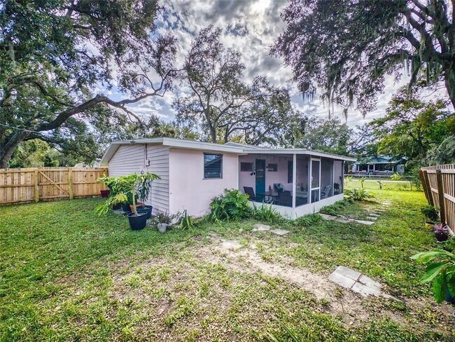 Building Photo - Charming 2-bedroom, 1-bath home