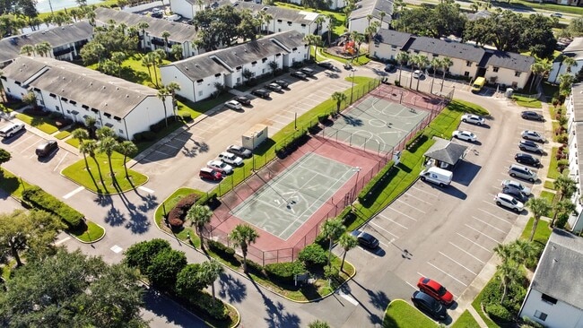 Building Photo - $1,199 |1 bedroom 1.5 bath town home style...