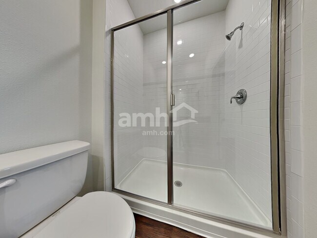 Building Photo - 42 Elcano Ln