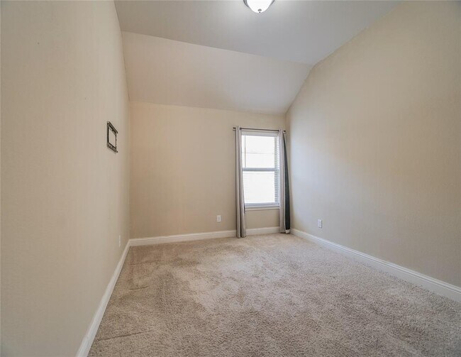 Building Photo - 1235 Falling Hills Dr