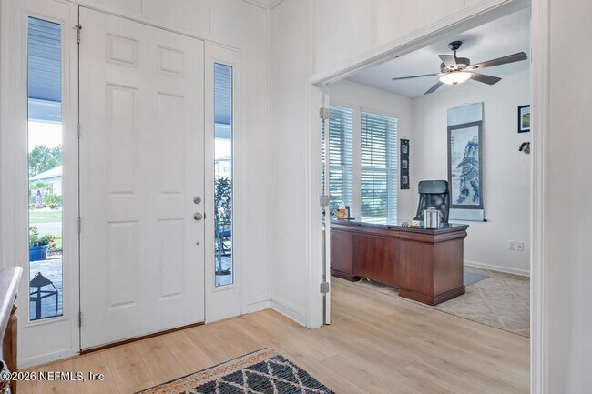 Building Photo - 221 Marquesa Cir