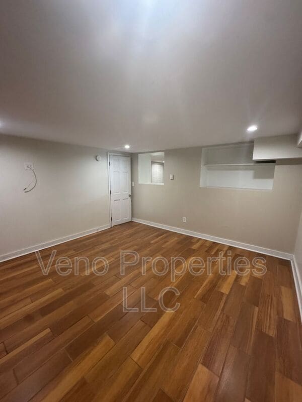 Building Photo - 402 Hamilton St