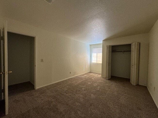 Building Photo - 2BR Condo w/Marina and Dock-Gated Waterfront Complex