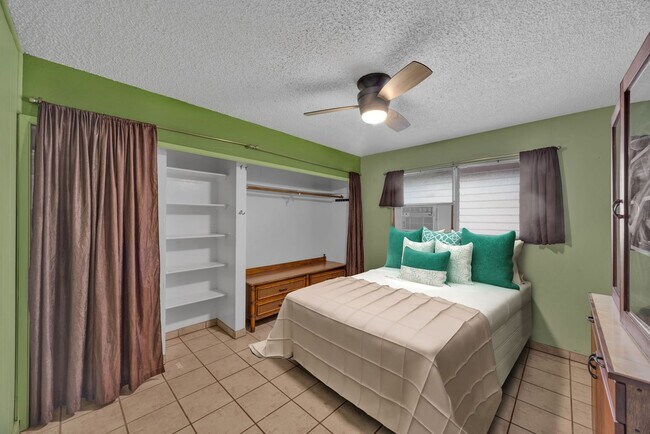 Building Photo - Kihei Manor #202 – Furnished 1BR Condo Steps from The Cove!