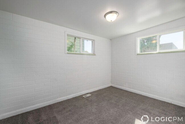 Building Photo - 2769 S 200 E