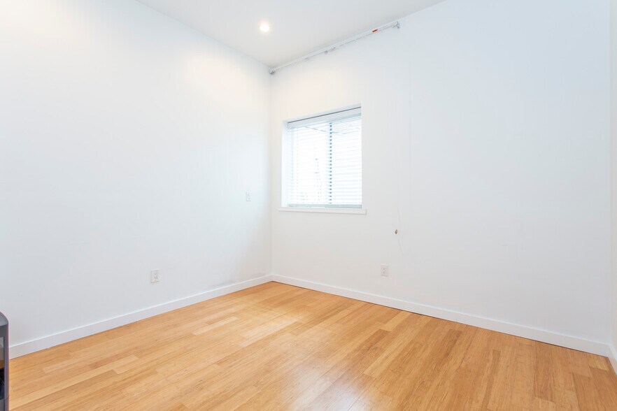 Building Photo - 1519 Ogden St